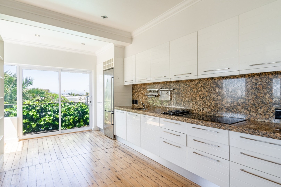 To Let 1 Bedroom Property for Rent in Green Point Western Cape